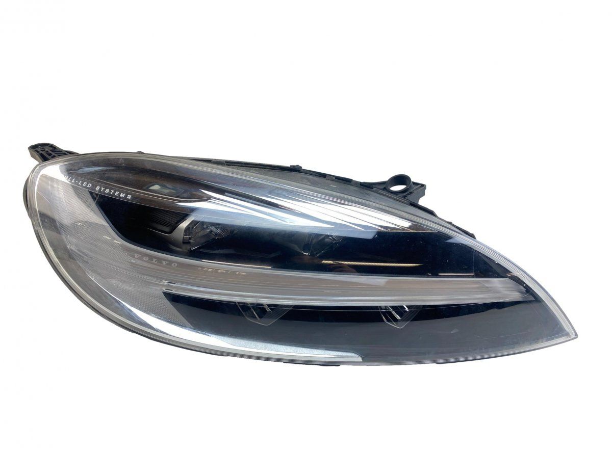 31677029 Headlight right VOLVO V40 (2012-2019)