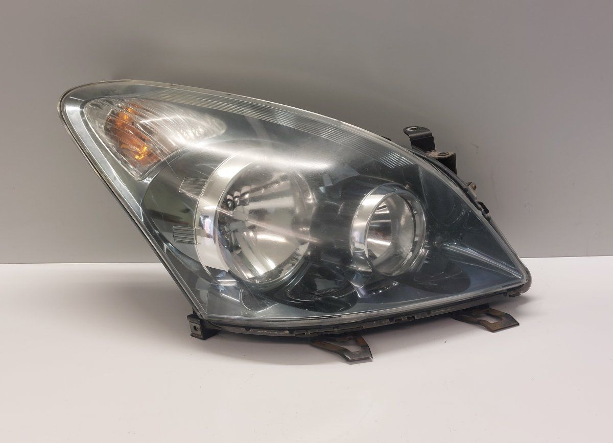 811300F080 Headlight right TOYOTA COROLLA Verso II (AR10) (2004-2009)