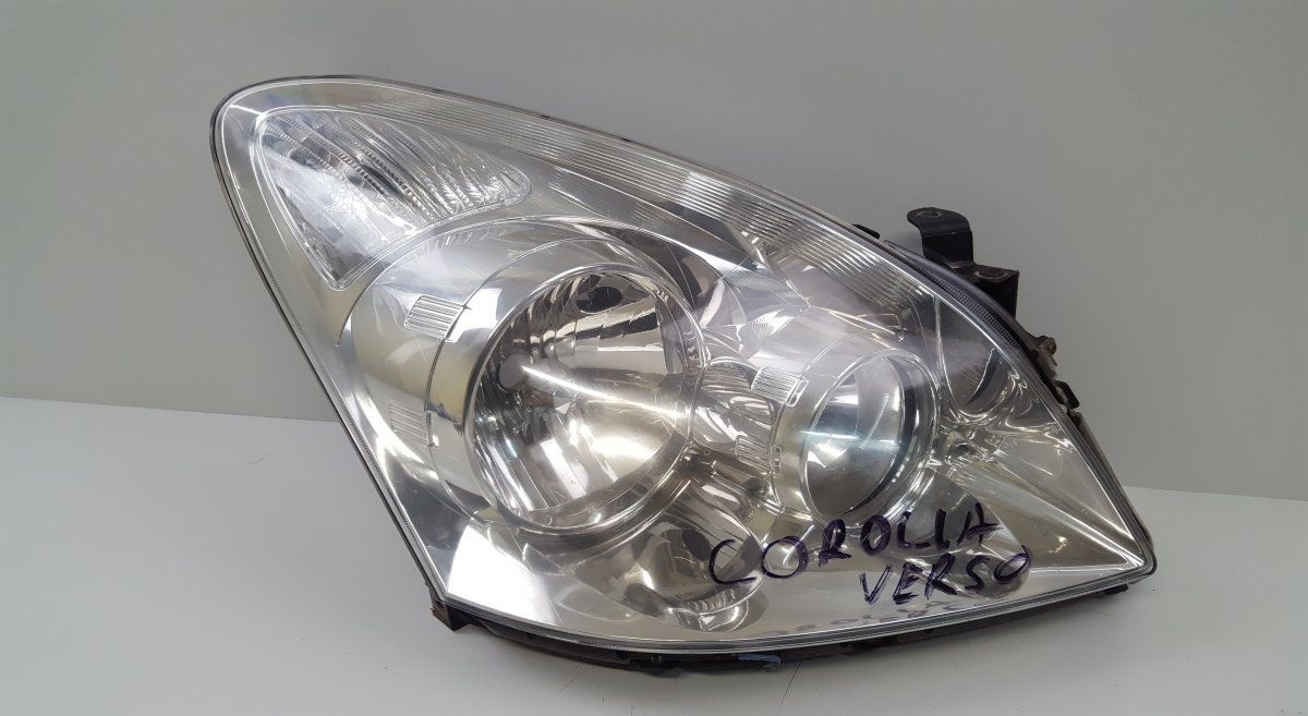 811300F060 Headlight right TOYOTA COROLLA Verso II (AR10) (2004-2009)
