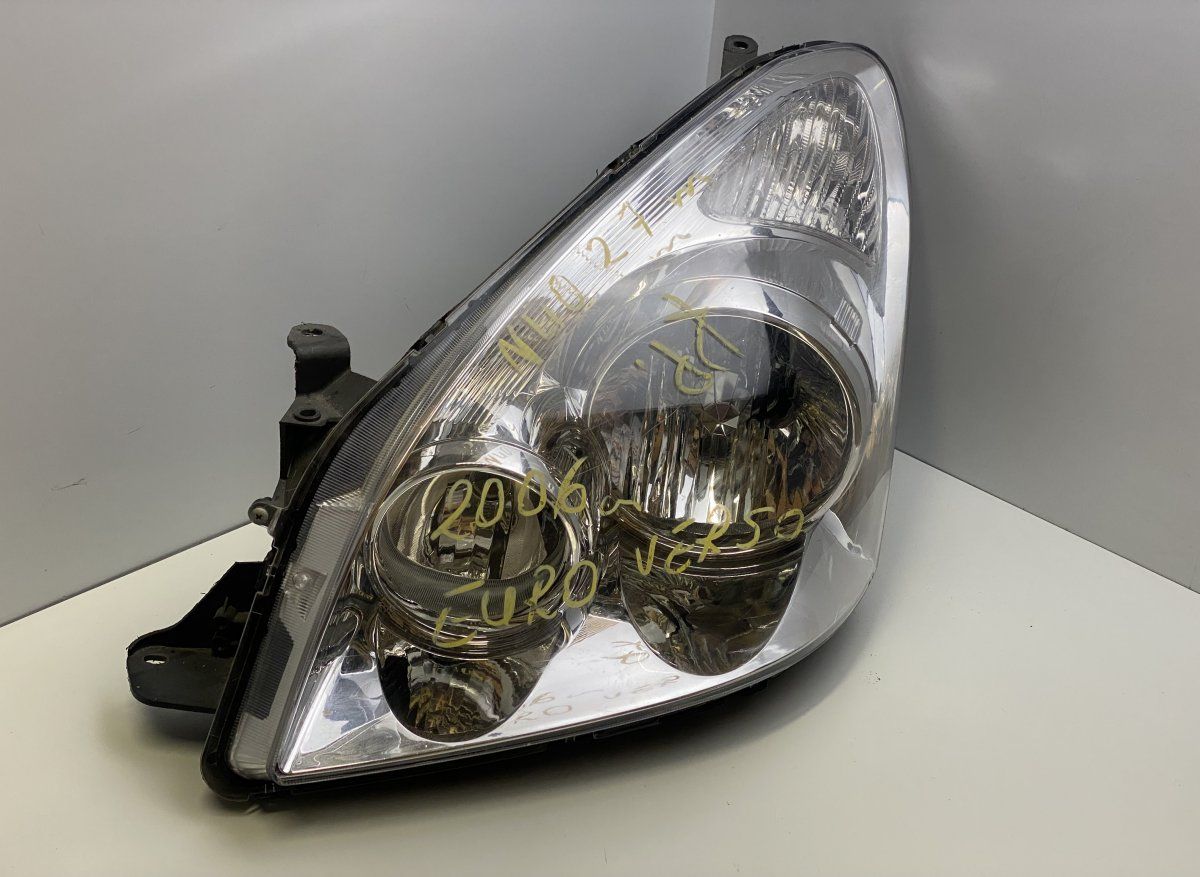 0821211M8L Headlight left TOYOTA COROLLA Verso II (AR10) (2004-2009)