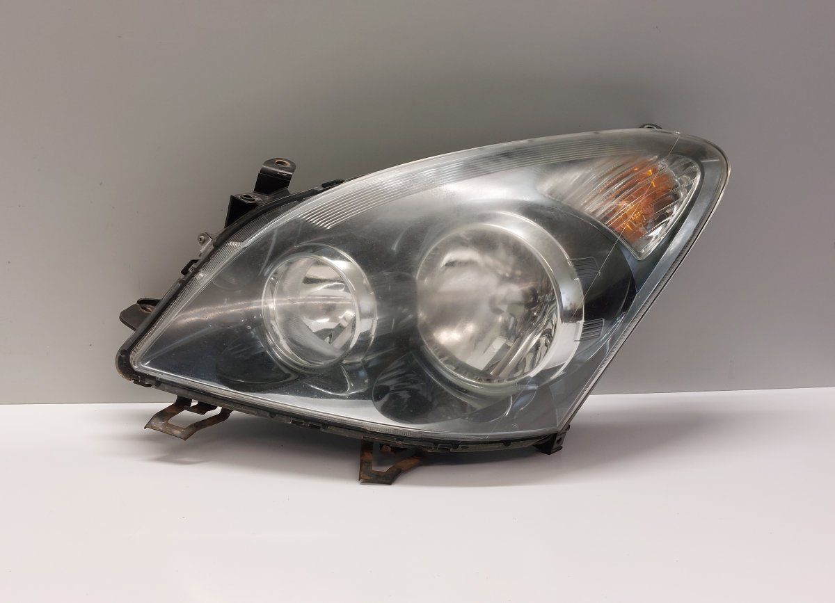 811700F080 Headlight left TOYOTA COROLLA Verso II (AR10) (2004-2009)