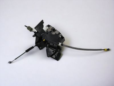 A2047203635 A0997200635 Zamek drzwi przednich prawych MERCEDES-BENZ C-CLASS (W204) (2007-2013)