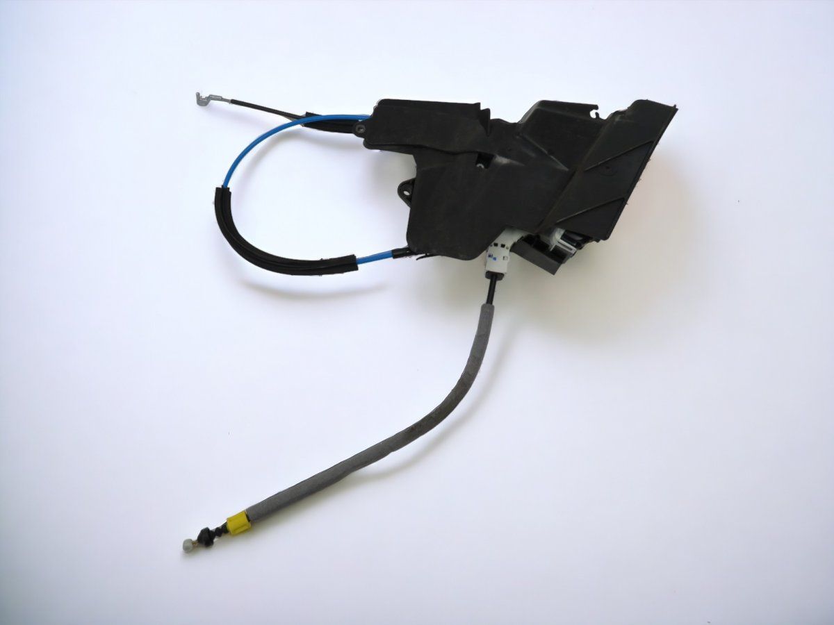 A2047303535 A0997300535 Door Lock Rear Left MERCEDES-BENZ C-CLASS (W204) (2007-2013)