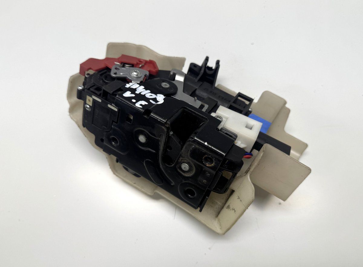 95553101502 Door Lock Front Left PORSCHE CAYENNE I (2002-2010)