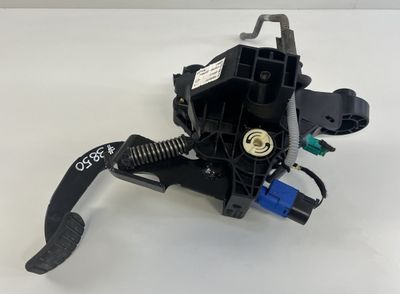 465033911R 93459472 81007095 81007095C Педал на съединителя OPEL VIVARO B (2014-2018)
