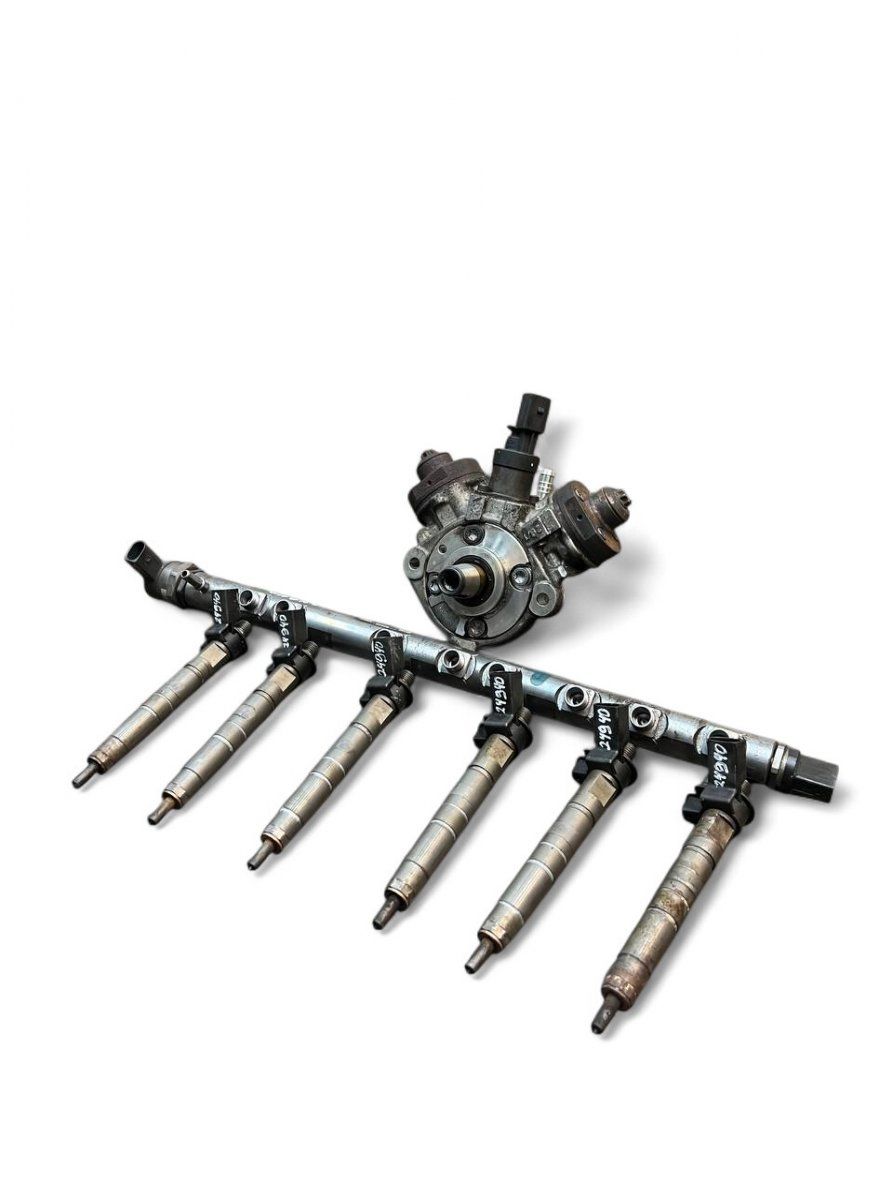 0445117017 7805430 044542302 7805423 0445010623 7805419 13518577655 13537805430 13537805423 13537801992 Fuel injection pump, diesel BMW 7 (F01, F02) (2008-2016)