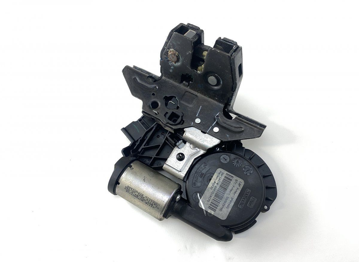 13542450 Bootlid / tailgate lock CADILLAC ESCALADE (2014-)