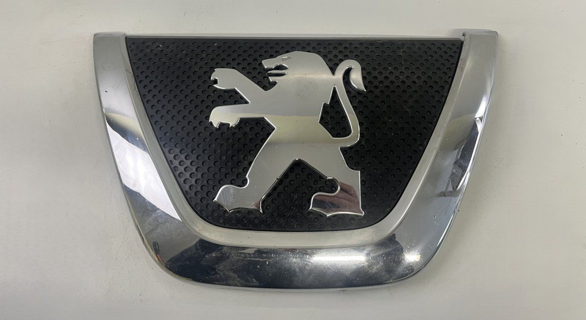 7415A10401 Badge emblem front PEUGEOT 4007 (GP) (2007-2012)