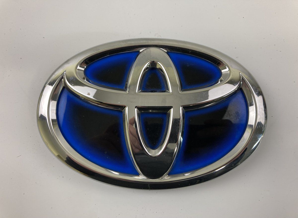 75310-33010 7531033010 Badge emblem front TOYOTA PRIUS III (XW30) (2009-2015)