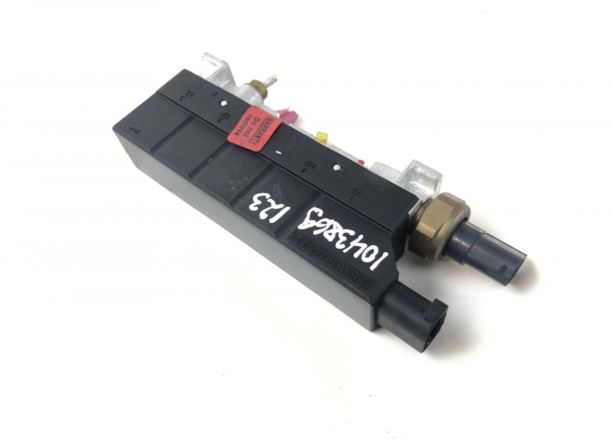 C2C35166 Air suspension valve block JAGUAR XJ (X350, X358) (2003-2009)