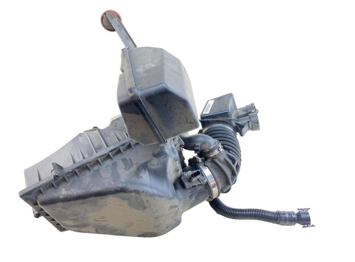 13717643301 Air Cleaner (filter box) BMW 5 (G30, G31) (2016-2024)