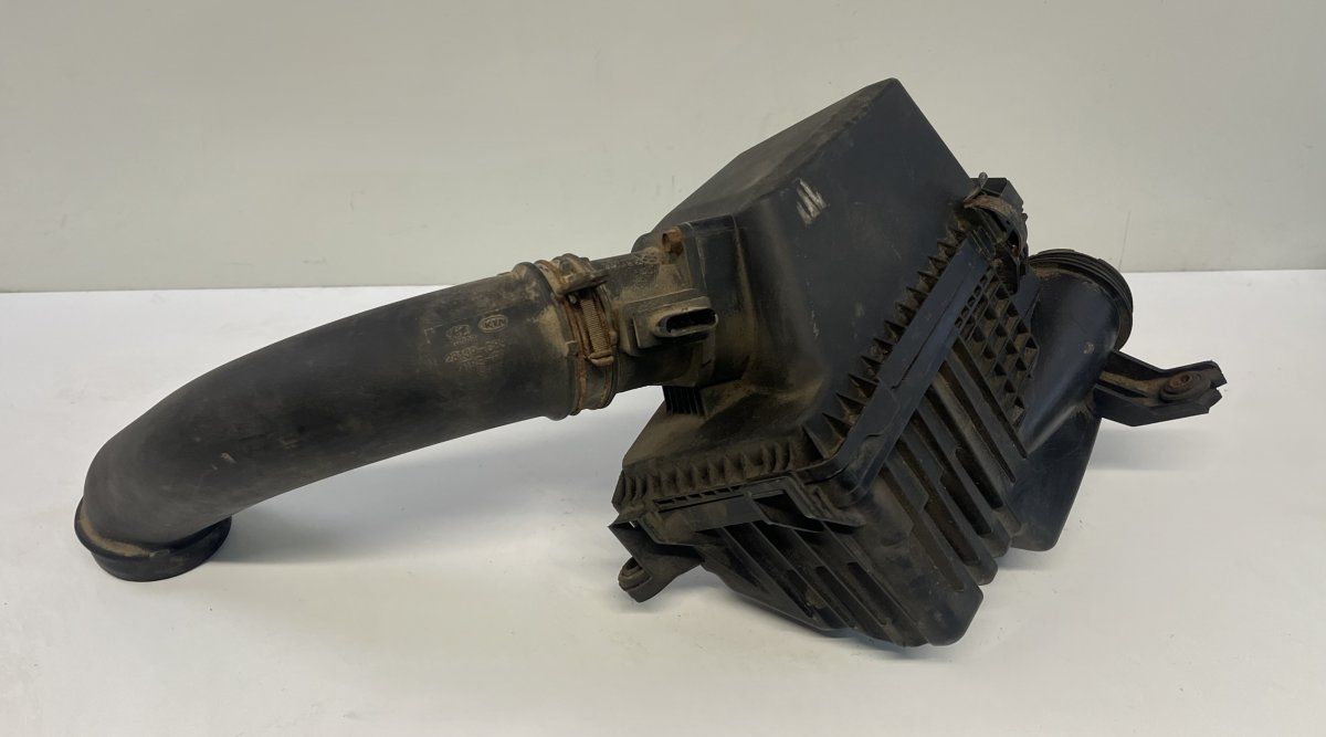 28112C8200 28111C8300 281642A500 Air Cleaner (filter box) HYUNDAI i20 II (GB) (2014-2020)