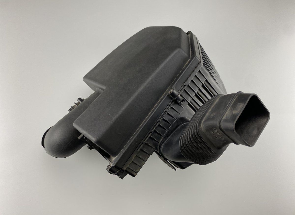 31338679 Air Cleaner (filter box) VOLVO S60 II / V60 I (2010-2018)