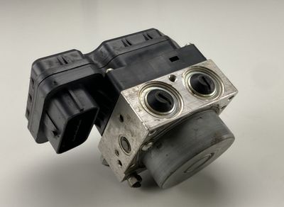 4451012400 89541-12210 8954112210 135110-23020 13511023020 44510-12400 ABS hydraulic unit / pump TOYOTA AURIS (E15) (2006-2012)