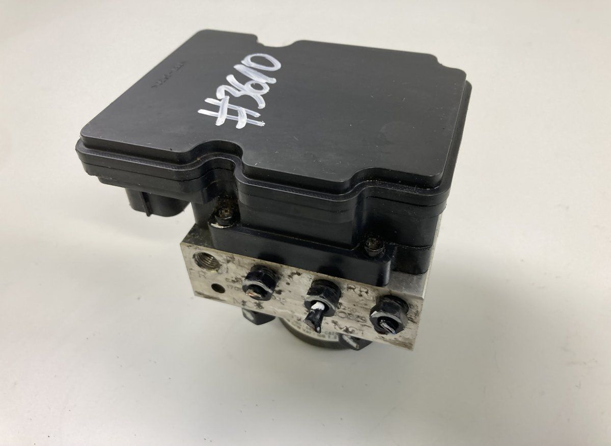 58920-C8250 C8589-2055 10R036227 C858930550 61589-45200 6158945200 ABS hydraulic unit / pump HYUNDAI i20 II (GB) (2014-2020)