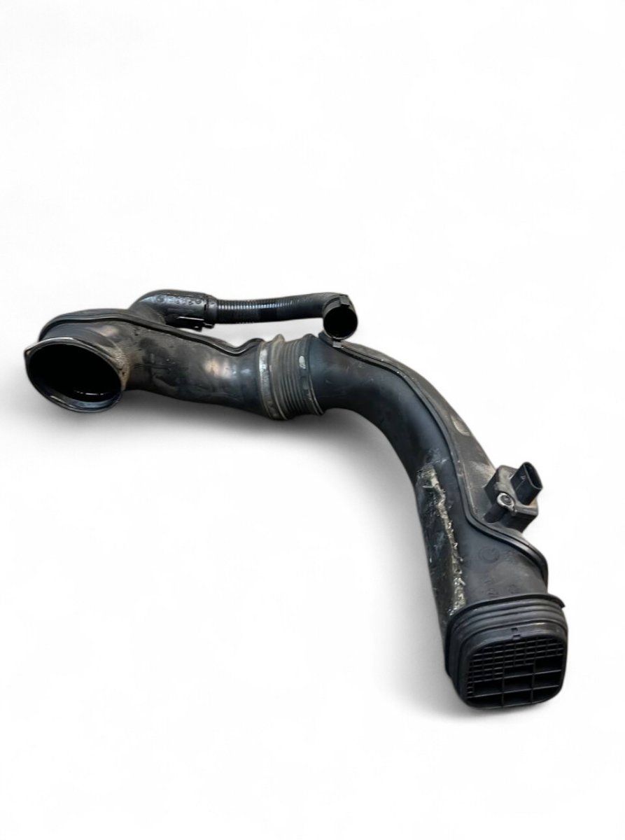 13717810769 13717810770 7810769 7810770 13717805482 7805482 Turbocharger air inlet Pipe BMW 7 (F01, F02) (2008-2016)