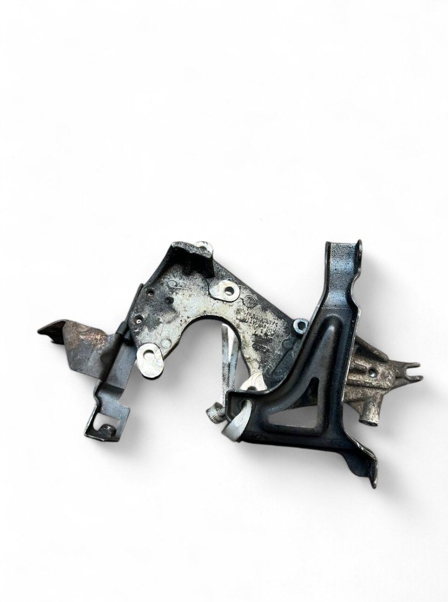 059130147 059130147H Fuel delivery pump Bracket / housing VW PHAETON (3D) (2002-2016)