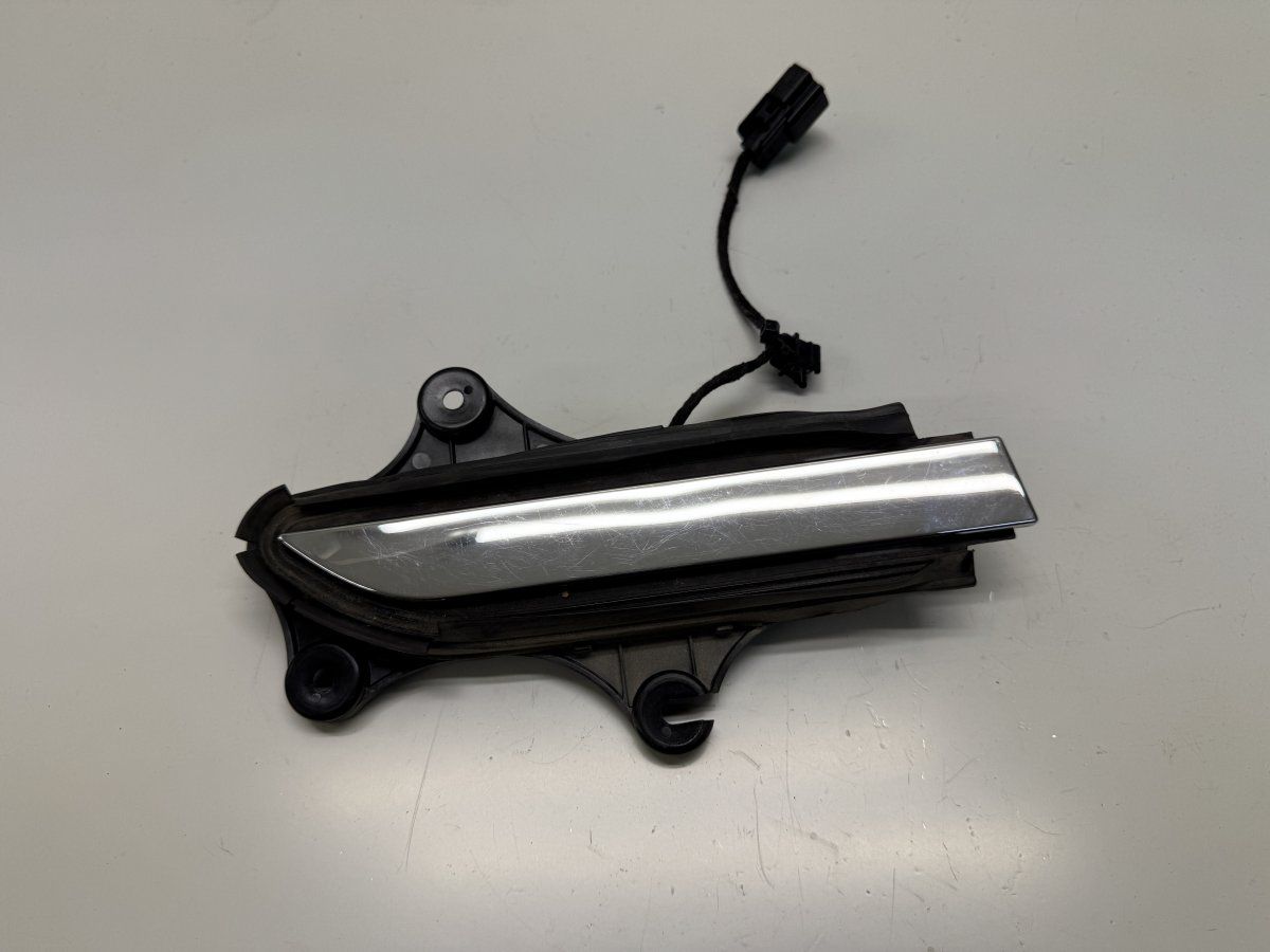 103541900E Door Handle Exterior Front Right TESLA MODEL X (5YJX) (2013-)