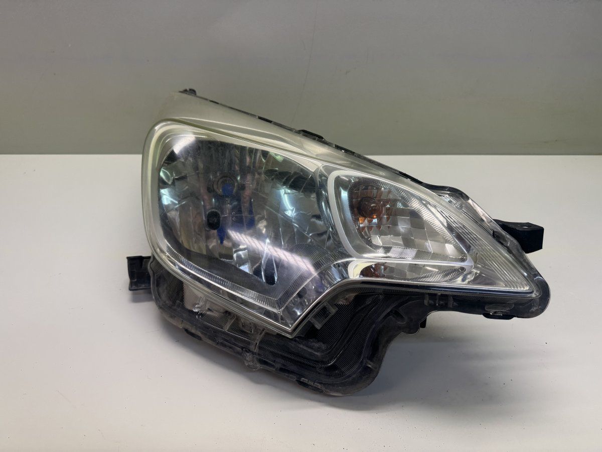 8113052C80 Headlight right TOYOTA VERSO S / RACTIS II (XP120) (2010-2016)