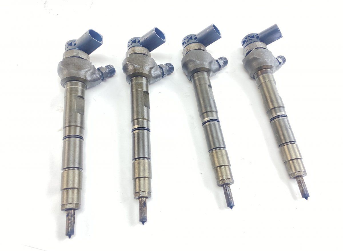 0445110369 0445110368 0986435166 0445110646 0445110647 Fuel injector set SKODA OCTAVIA II (1Z) (2004-2013)