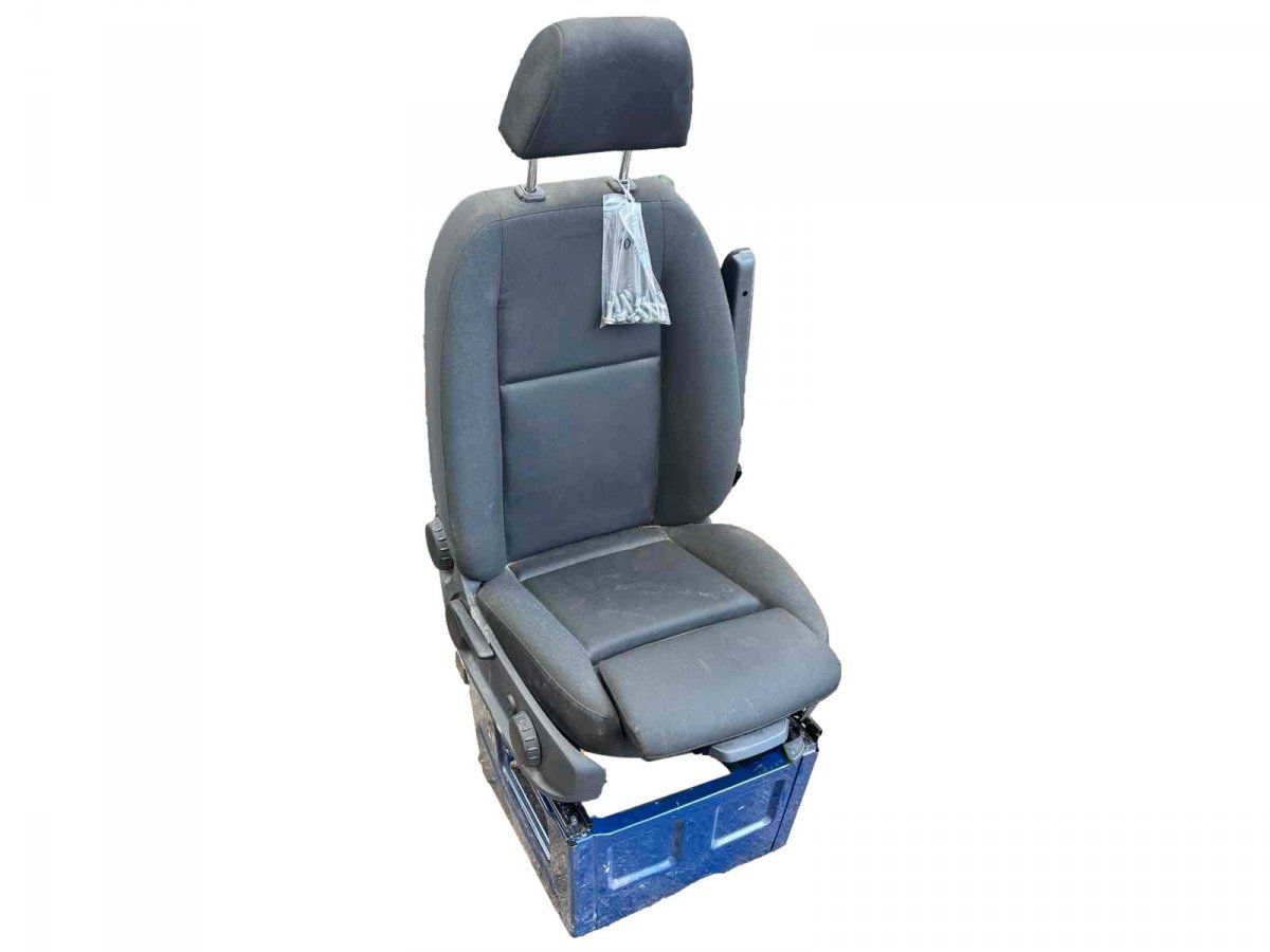 A0009143100 A9079105802 Front seat right MERCEDES-BENZ SPRINTER (907, 910) (2018-)