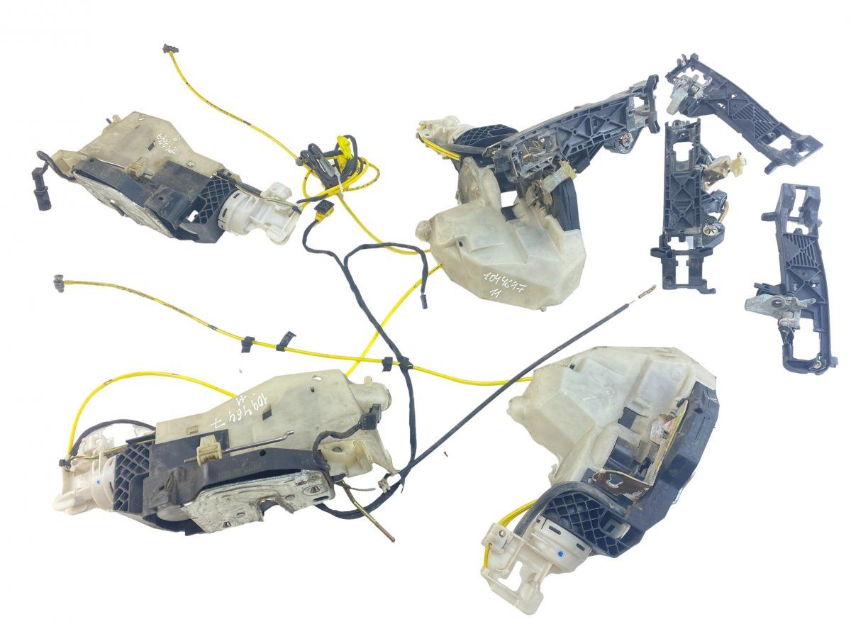 A2207205735 A2207206035 A2207306335 A2207306435 Set of door locks (latches) MERCEDES-BENZ S-CLASS (W220) (1998-2005)