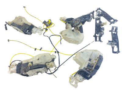 A2207205735 A2207206035 A2207306335 A2207306435 Komplet zamków drzwi (zatrzasków) MERCEDES-BENZ S-CLASS (W220) (1998-2005)