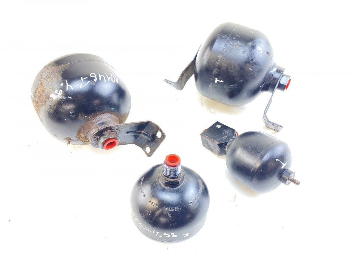 A2203270115 A2203270215 A2203200415 Air spring load accumulator set MERCEDES-BENZ SL-CLASS (R230) (2001-2012)