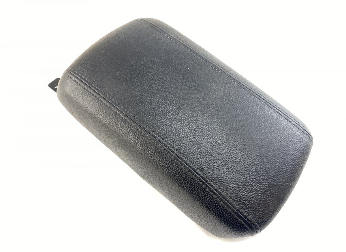 84660D4500 Armrest cover front KIA OPTIMA IV (JF) (2015-2020)