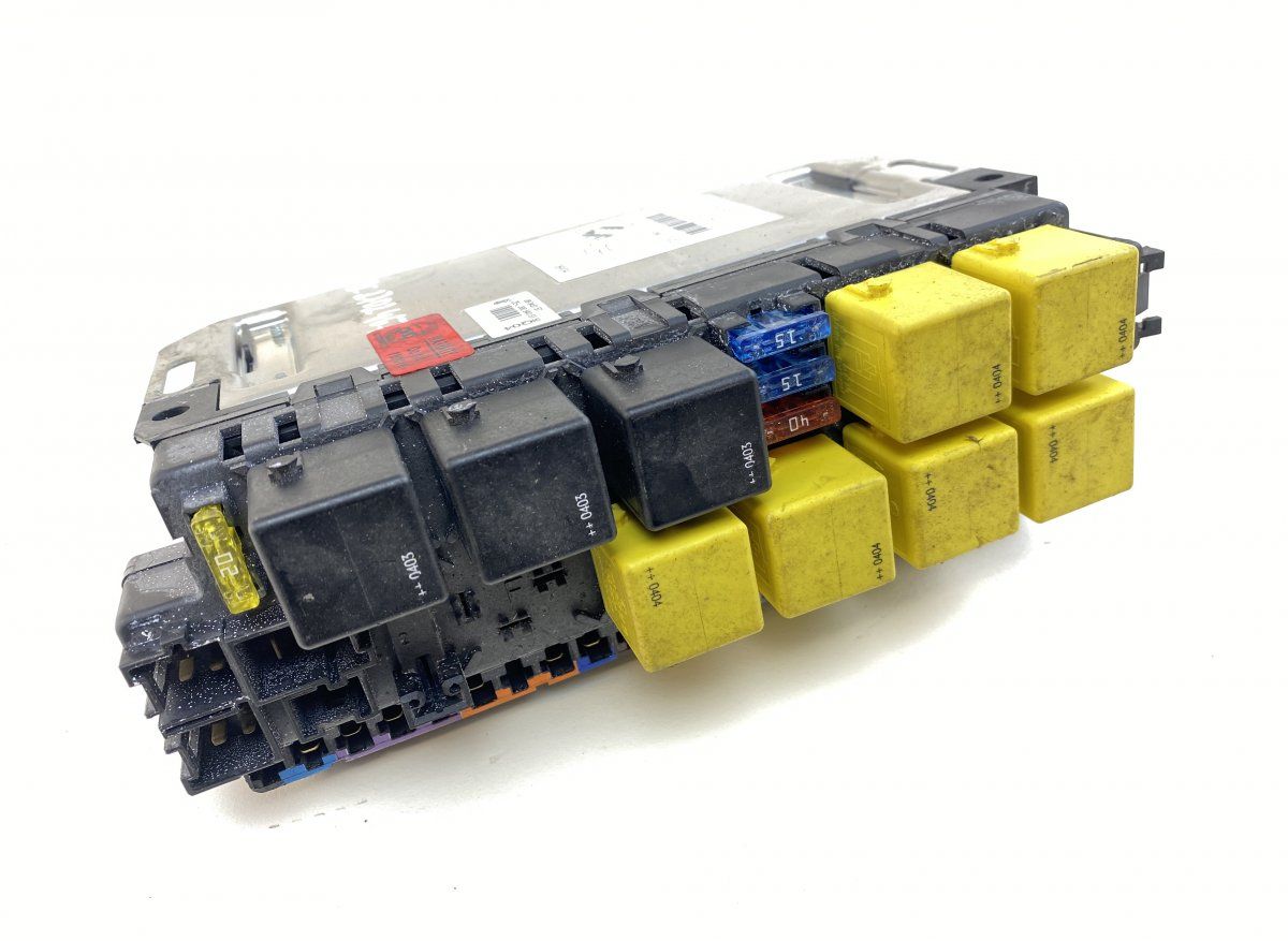 05045117 Fuse box MERCEDES-BENZ SL-CLASS (R230) (2001-2012)