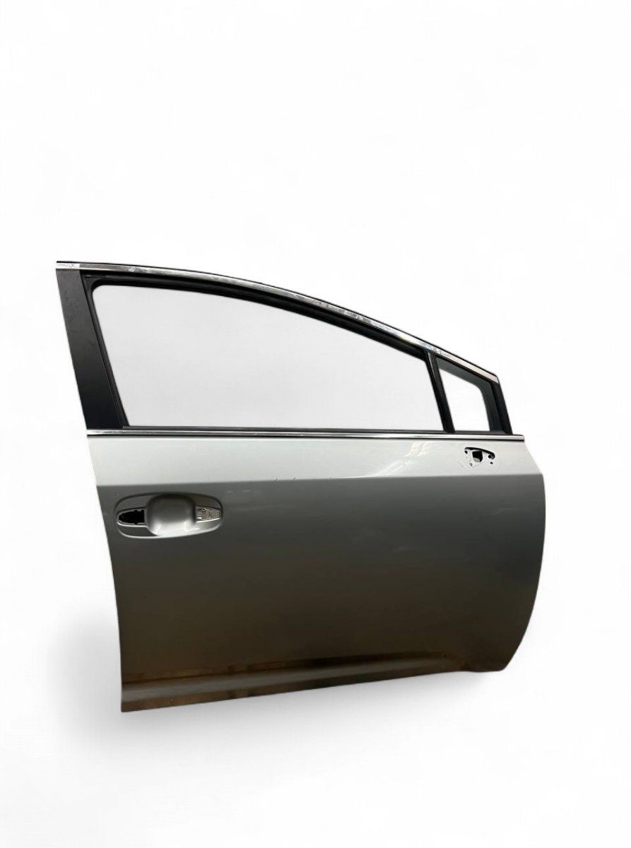 Door Front Right TOYOTA AVENSIS (T270) (2009-2018)