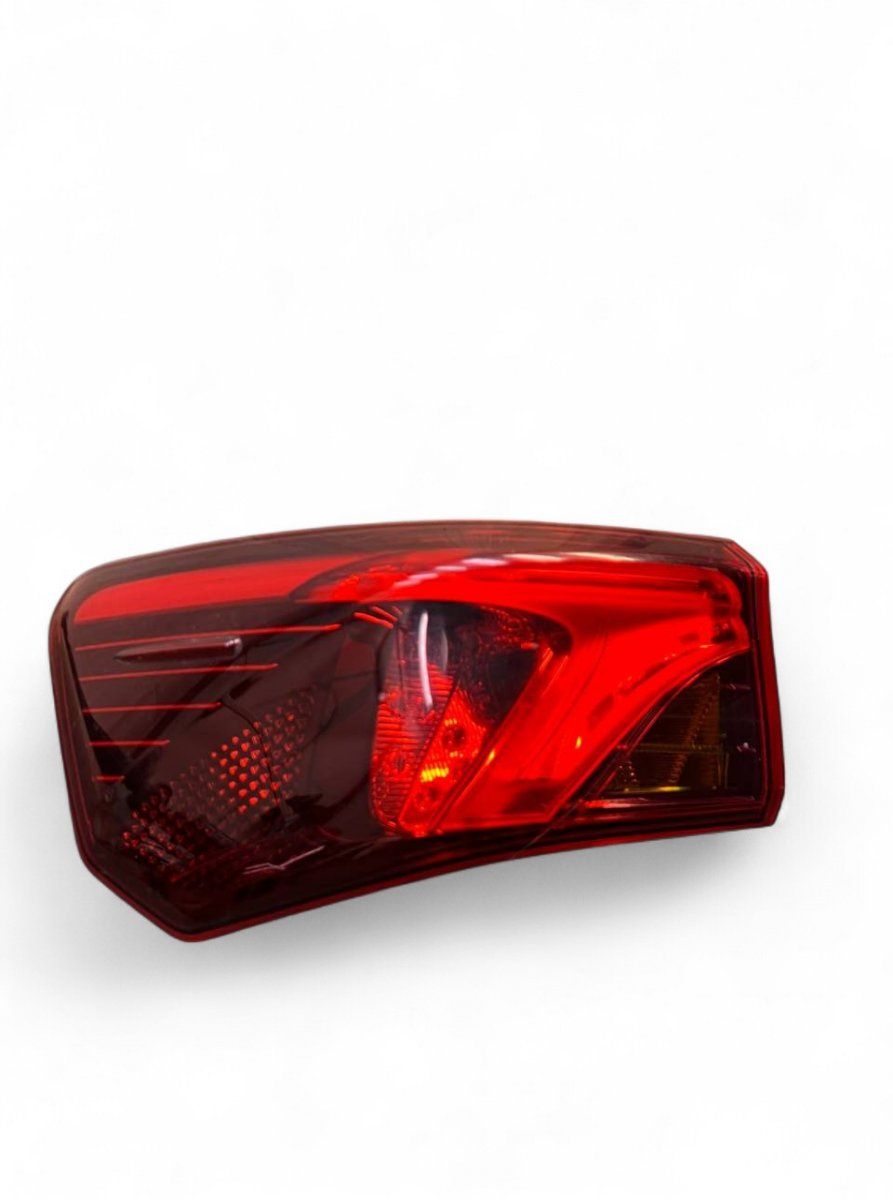 8156005310 Tail light left TOYOTA AVENSIS (T270) (2009-2018)