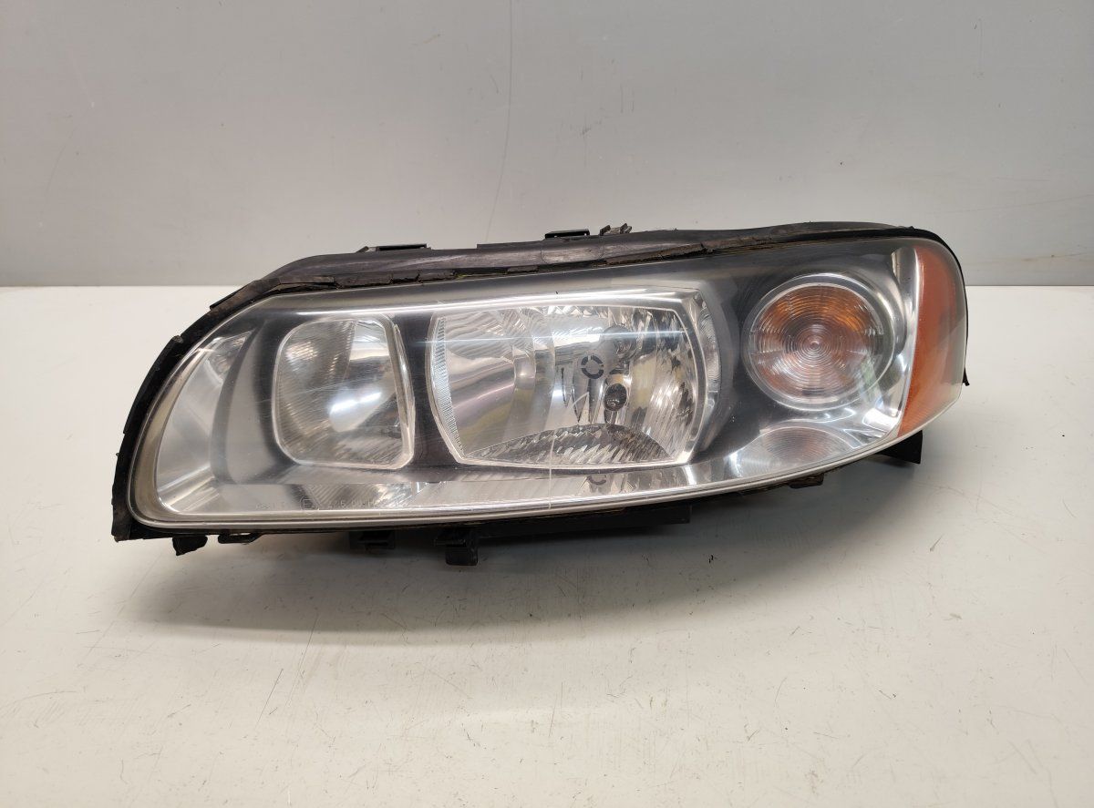 30698835 Headlight left VOLVO V70 II / XC70 I (P80) (2000-2007)