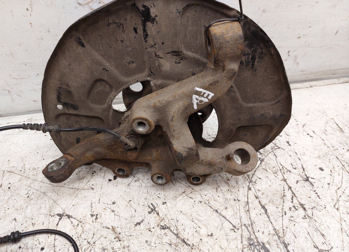 Wheel bearing housing front left MERCEDES-BENZ E-CLASS (W212) (2009-2016)