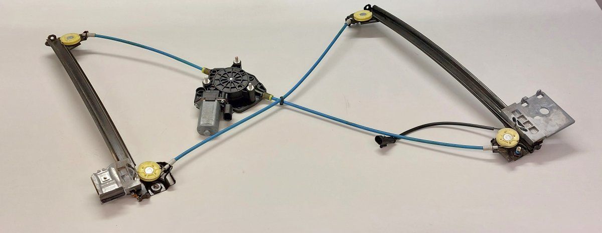 69912100 Window Regulator mechanism front right MASERATI GRAN TURISMO I (M145) (2008-2019)