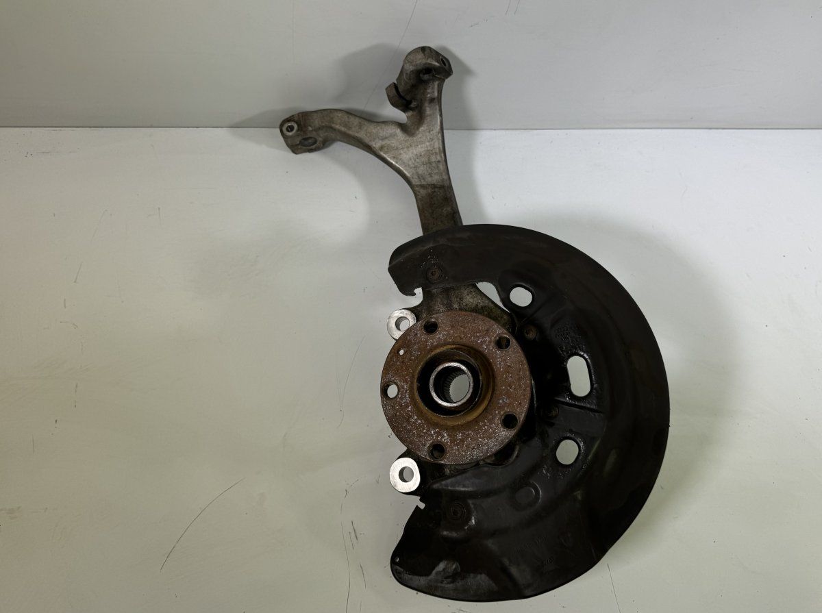 4E0258M Wheel bearing housing front right AUDI A8 (4E) (2002-2010)