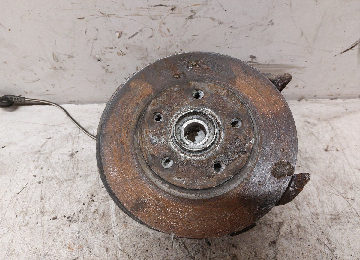 Wheel bearing housing front right SKODA OCTAVIA II (1Z) (2004-2013)