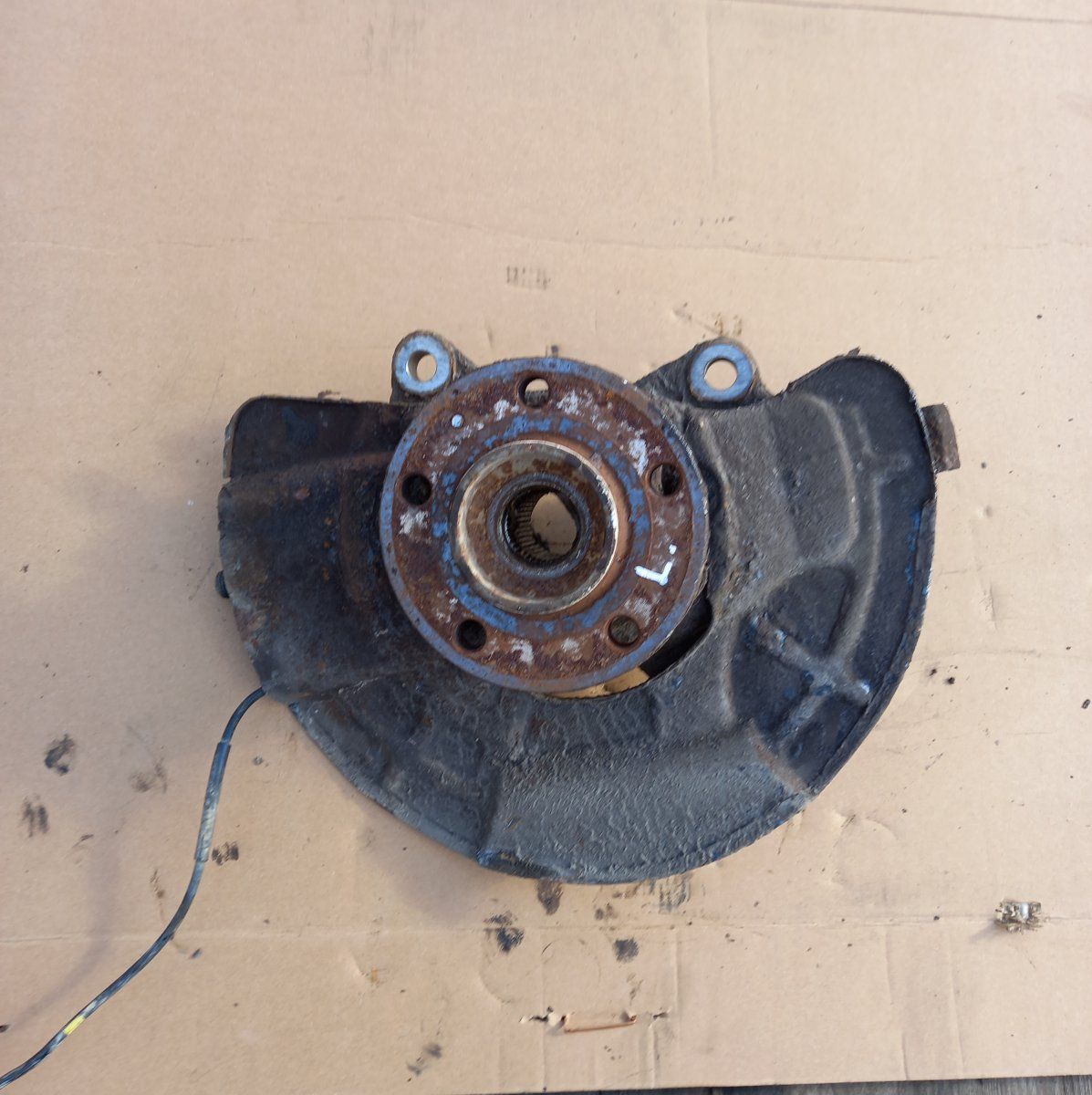 Wheel bearing housing front left VOLVO XC90 I (2002-2014)