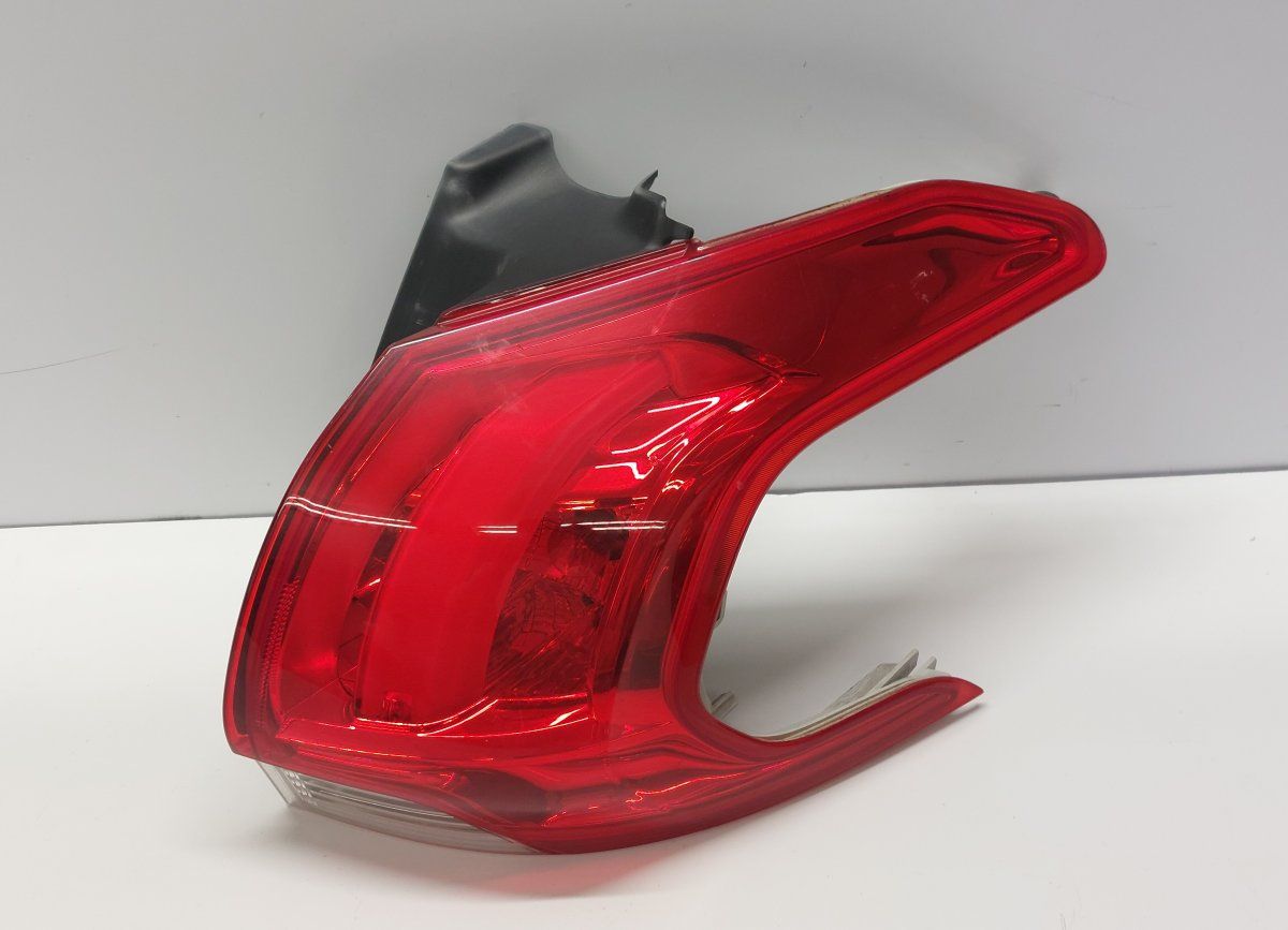 9678074380 Tail light, right PEUGEOT 2008 I (A94) (2013-2019)