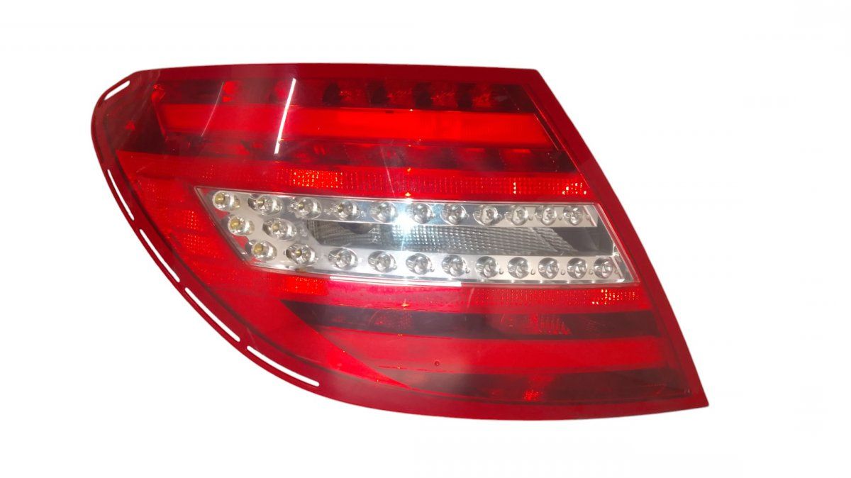 132561075 Tail light left MERCEDES-BENZ C-CLASS (W204) (2007-2013)