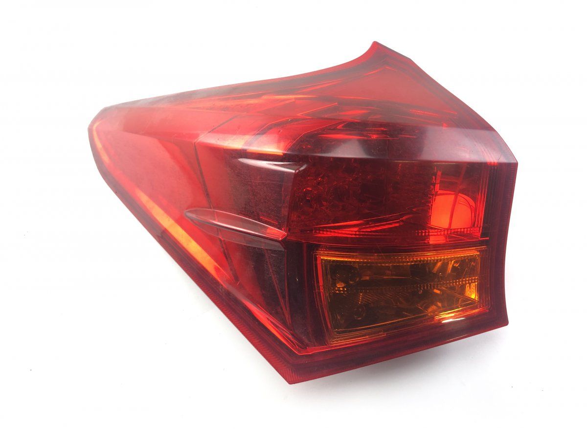 8156102710 Tail light left TOYOTA AURIS (E18) 2012-2018