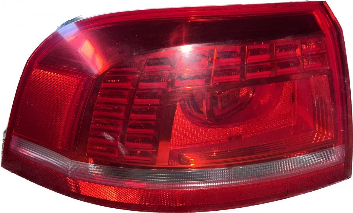 Tail light left VW PASSAT B7 / ALLTRACK (2010-2015)