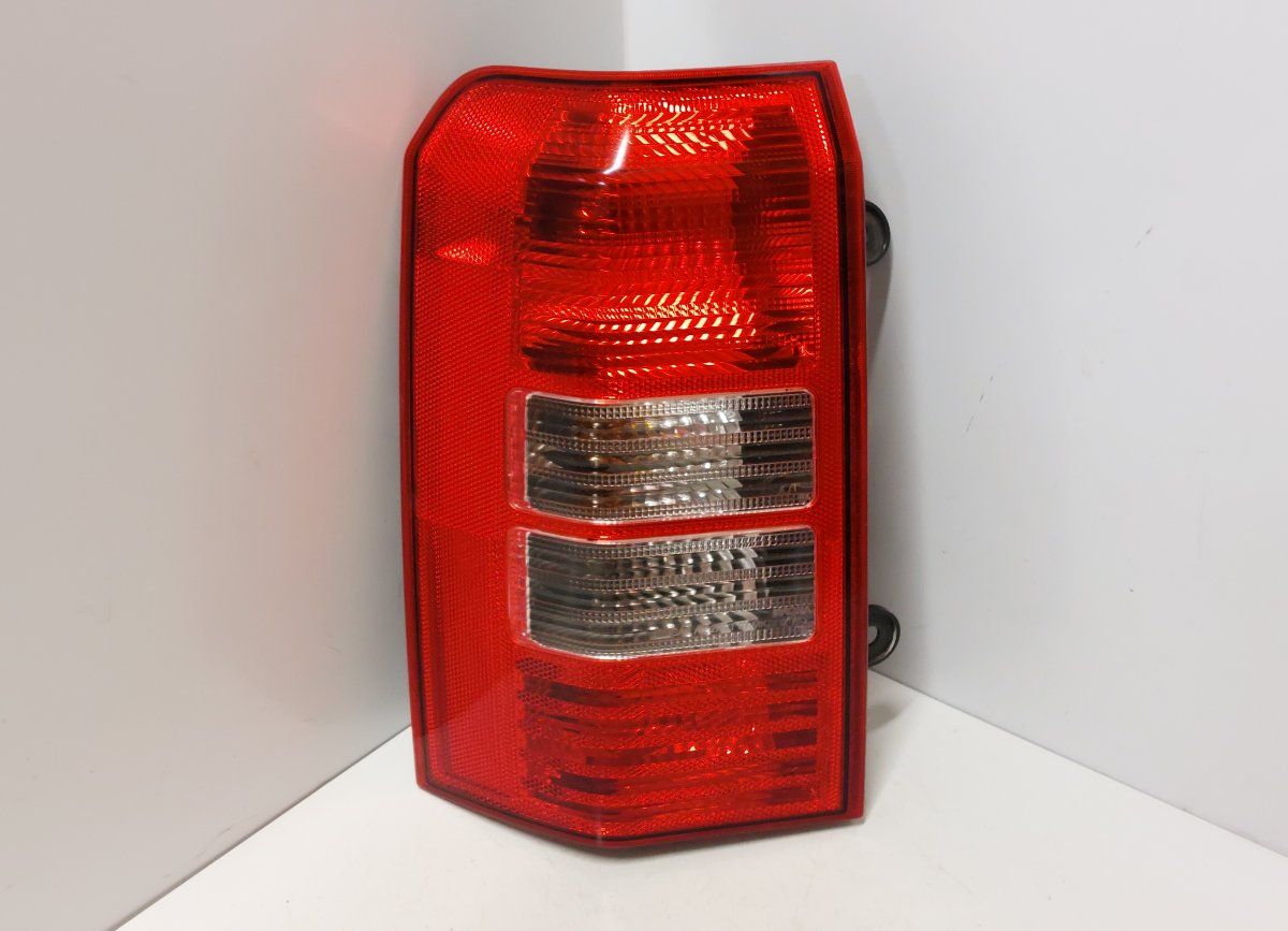 5160365AE 5160365AG 5160365AE 11-6424-00-9 116424009 Tail light left JEEP PATRIOT (PK) (2007-2017)