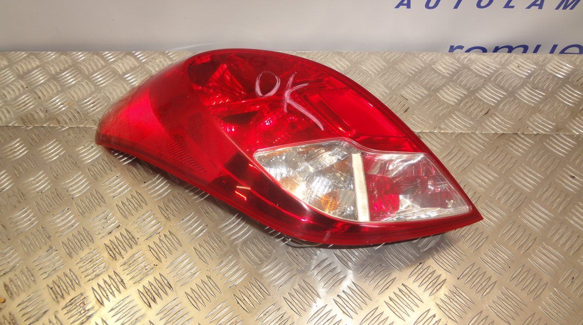 Tail light left HYUNDAI i20 I (PB) (2008-2014)