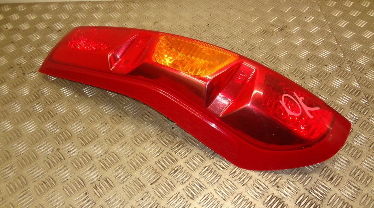 26559JG00B Tail light left NISSAN X-TRAIL II (T31) (2007-2013)