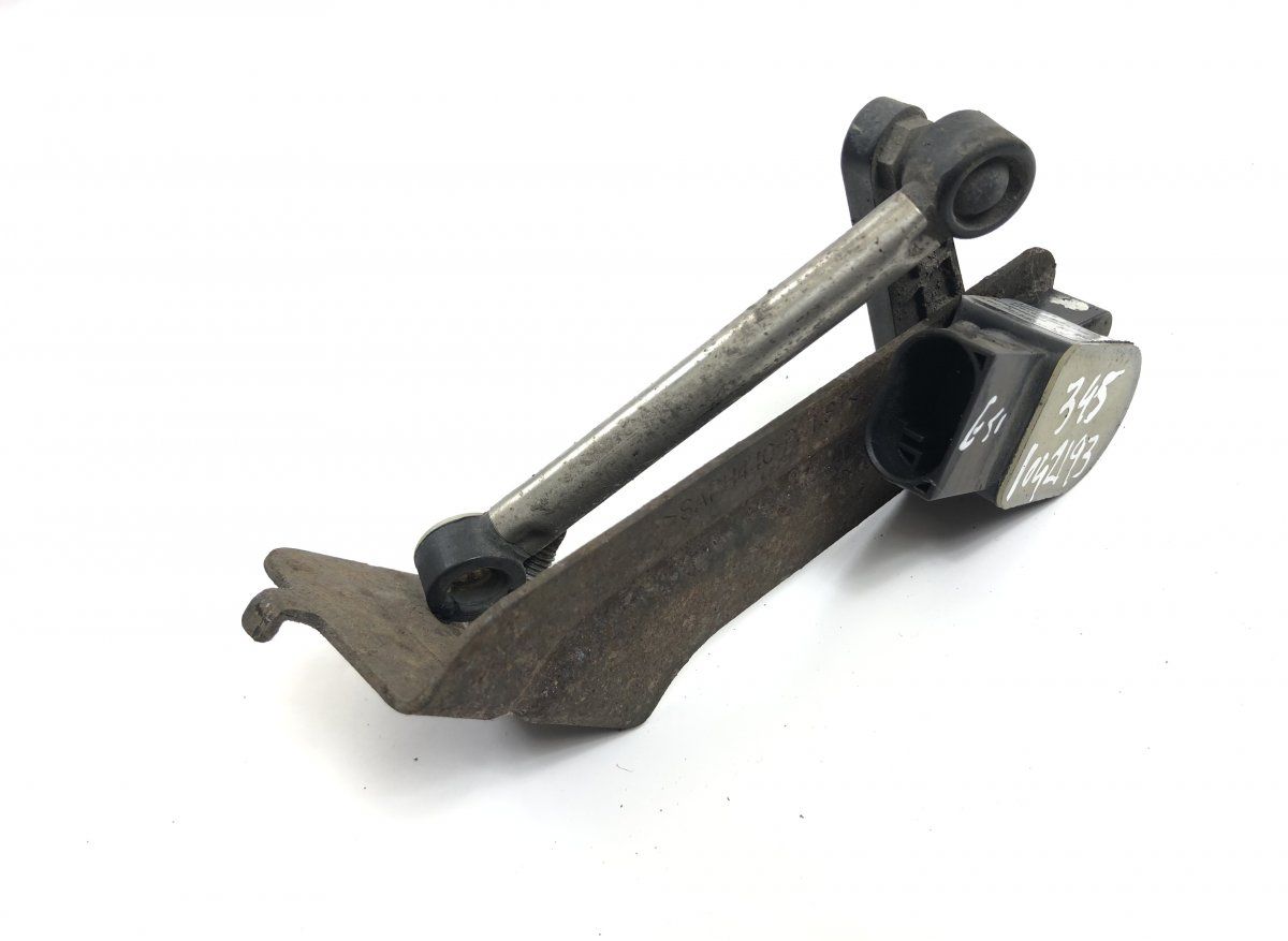 57010713AA Сензор за нивото на окачването преден ляв CHRYSLER 300C II (2010-2023)