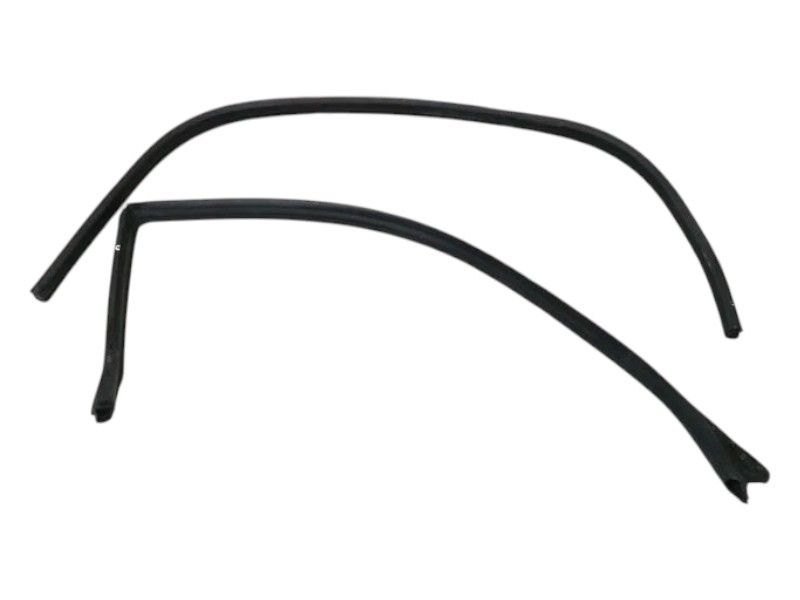 FERRARI F12 BERLINETTA F152 Right Door Seal 83370000