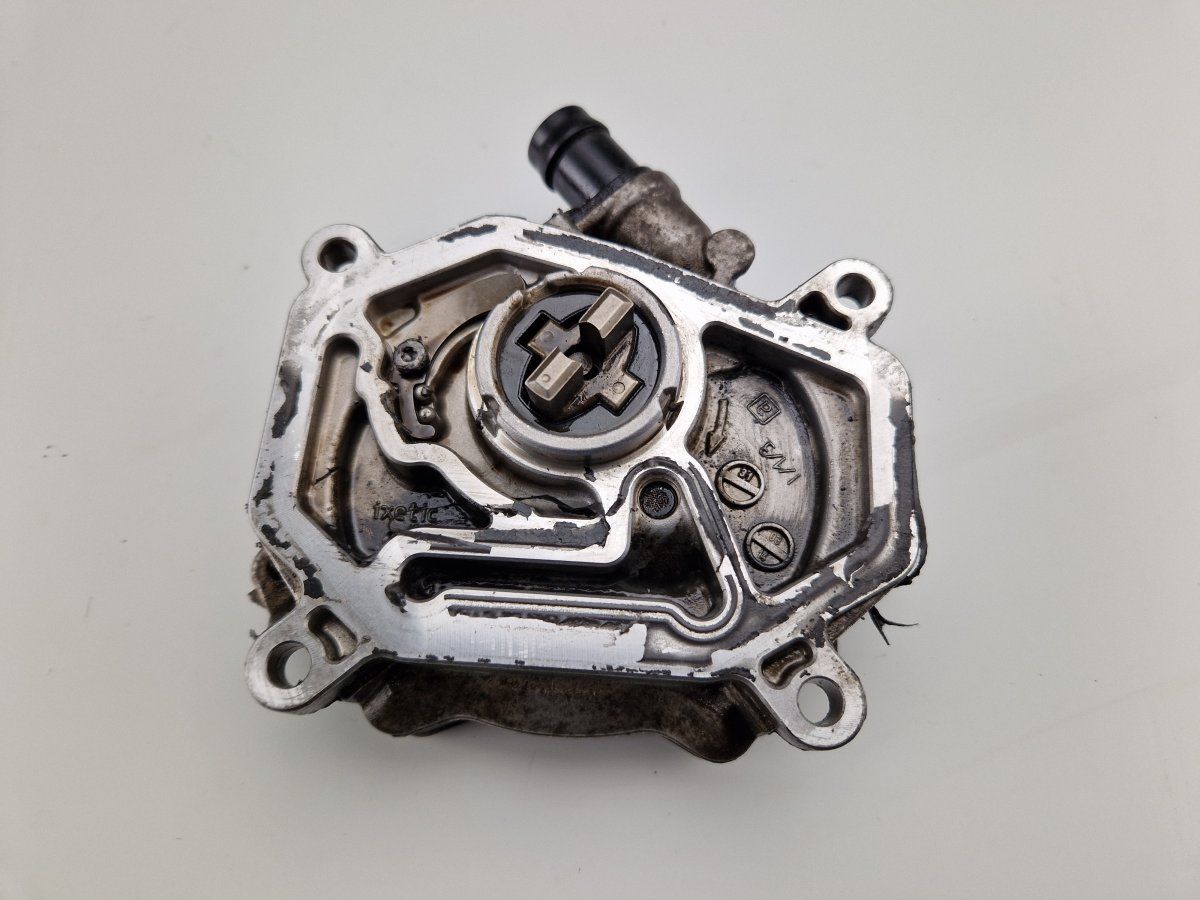 A2701800901 Vacuum Pump, engine MERCEDES-BENZ B-CLASS (W246, W242) (2011-2018)