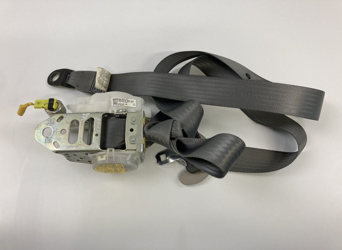 J090301 7S2050-P 7S2050P Seat Belt Front Left TOYOTA PRIUS III (XW30) (2009-2015)