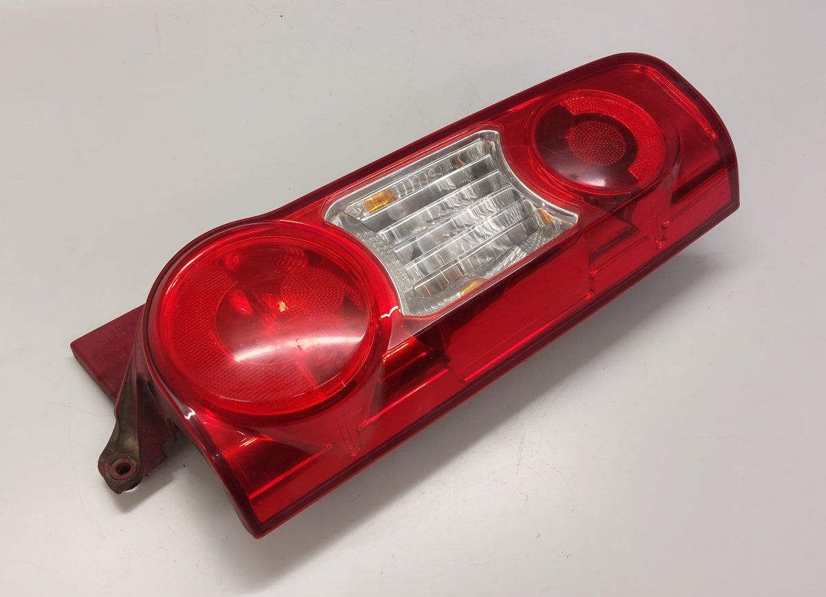 9680607880 Tail light, right PEUGEOT PARTNER II (B9) (2008-2018)